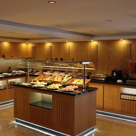 Days Inn By Wyndham Istanbul Arnavutkoy Екстер'єр фото