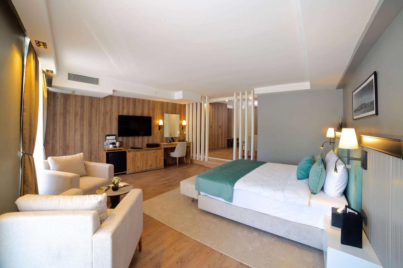 Days Inn By Wyndham Istanbul Arnavutkoy Екстер'єр фото